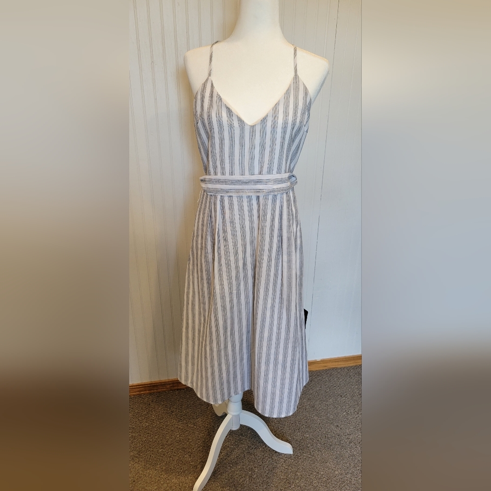 Lulus grey and white striped dress with pockets nwt size lg